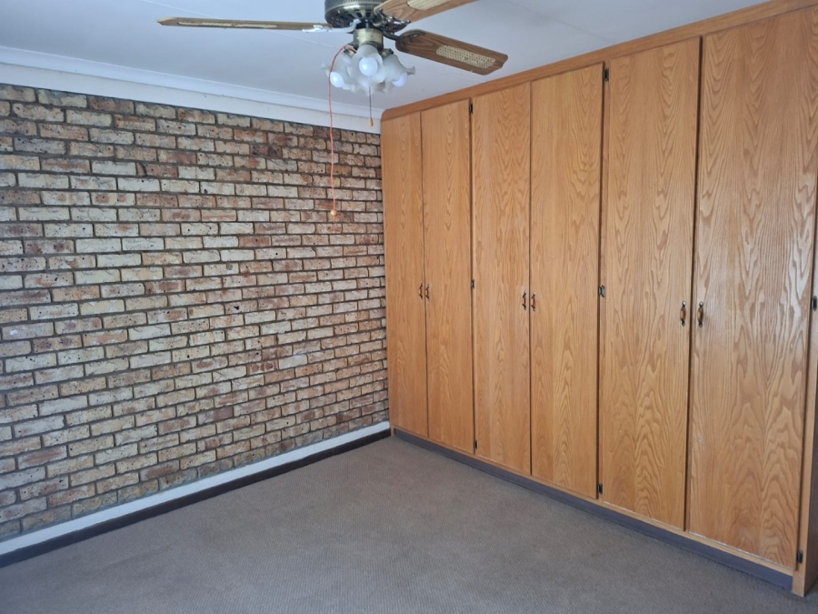 To Let 3 Bedroom Property for Rent in La Hoff North West